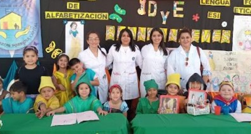 La Expo Lectura en Comunidad en la EPEP N° 124 tuvo destacados trabajos del Nivel Primario