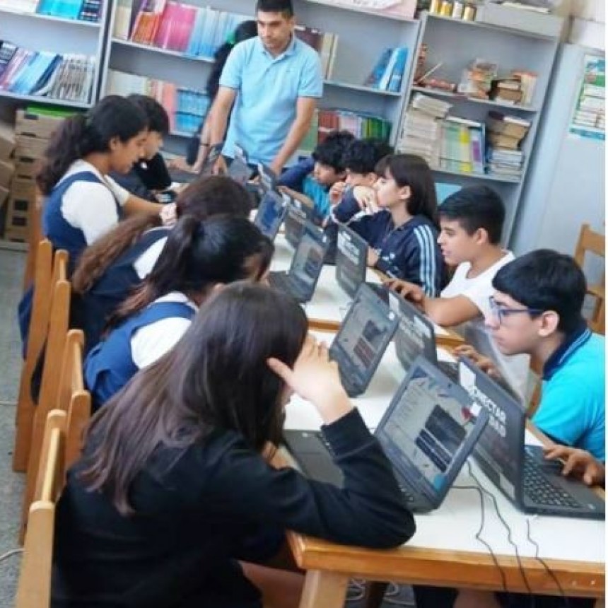 El Ministerio de Cultura y Educaci&oacute;n dio a conocer los dise&ntilde;os curriculares en la Educaci&oacute;n Secundaria Orientada 2026