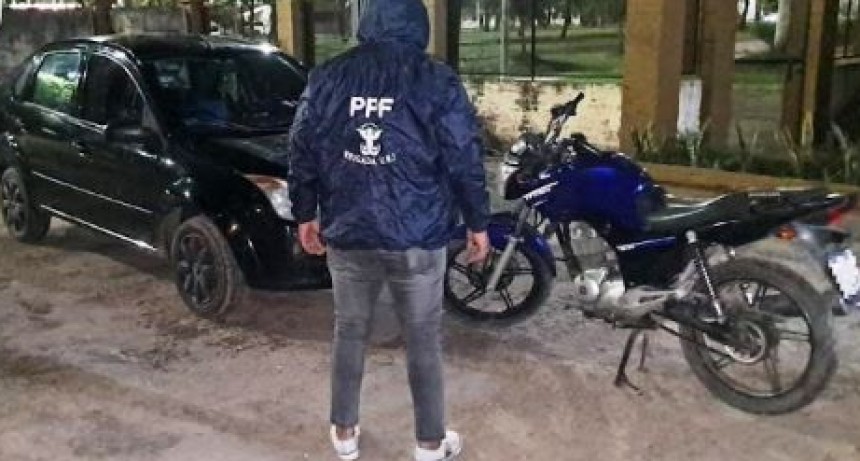 La Polic&iacute;a incaut&oacute; un autom&oacute;vil y una motocicleta con pedidos de secuestros