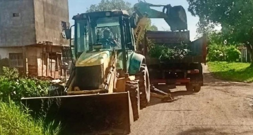 La Municipalidad contin&uacute;a con el mantenimiento urbano en distintos barrios de la ciudad